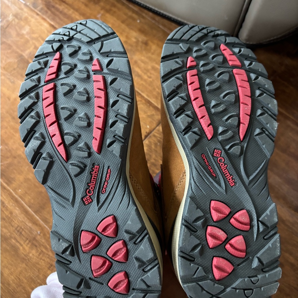 Columbia Women’s Waterproof Newton Ridge Plus Hiking Boots - Picture 4 of 4